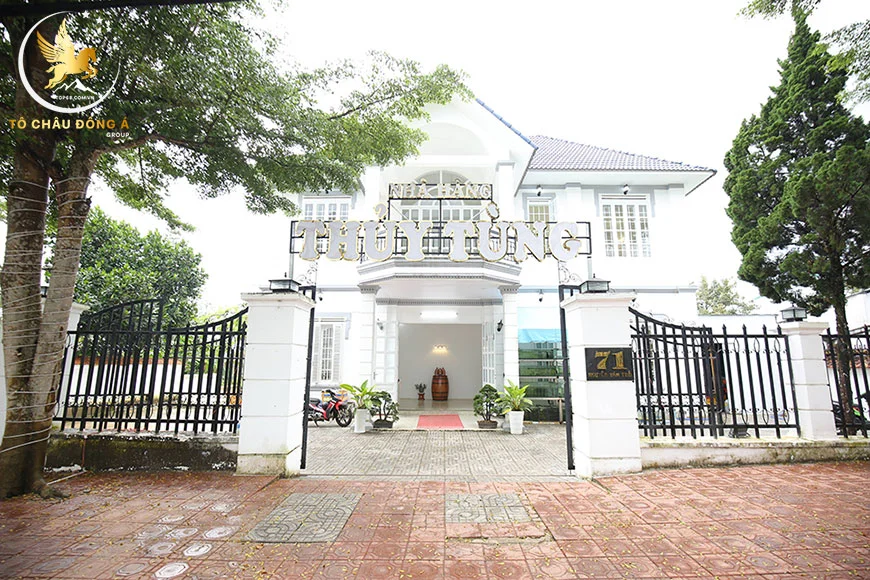 Nhà hàng Thủy Tùng
